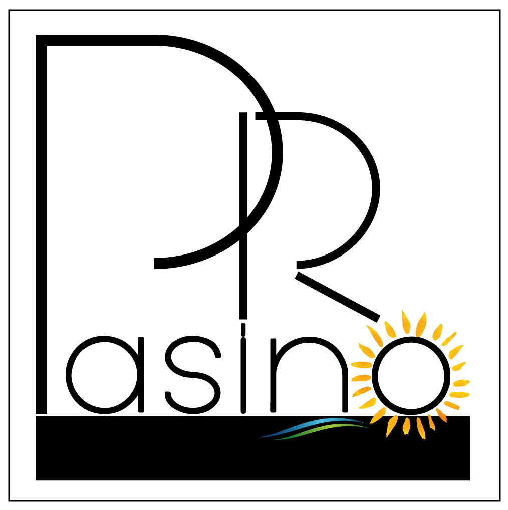 Logo de la Résidence Pasino composé d'un grand P et d'un R puis du reste des lettres en noir, formant le nom Pasino. En bas à droite, 2 vagues bleues symbolisent l'océan et un soleil symbolise les vacances à Lacanau océan.